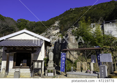 尾道古廟遊覽kairyu寺jizodo和鏈岩 照片素材 圖片 圖庫