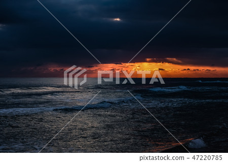 Sunrise in the dark in the East Sea Sunrise in the dark in the East Sea 47220785