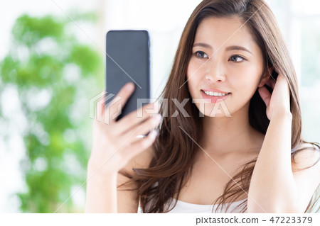 女性自拍照 47223379