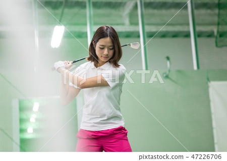 Young woman, golf, practice 47226706