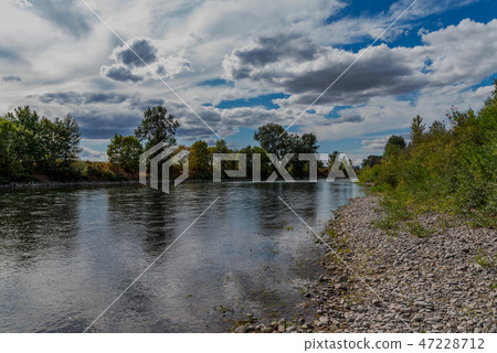 Riverside Riverside 47228712