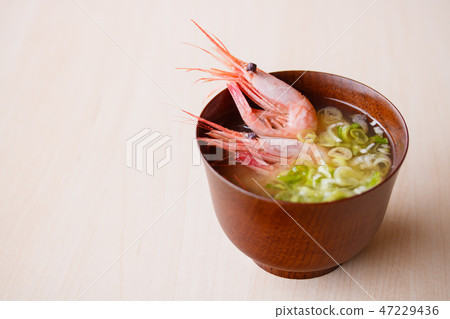 Sweet shrimp miso soup 47229436