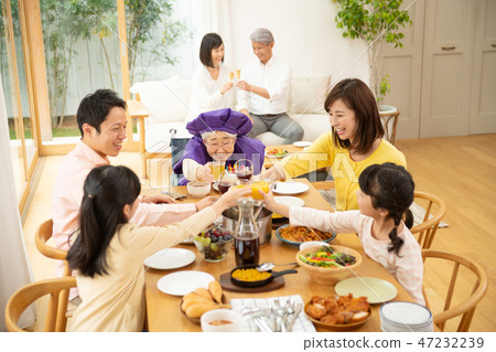 家庭四代家庭形象 47232239