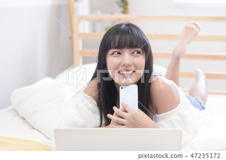 講電話的美女 講電話的美女 47235172