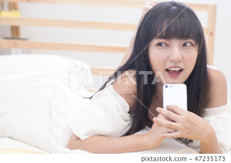 講電話的美女 47235173