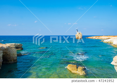 Rusty ship wreck EDRO III in Paphos, Cyprus Rusty ship wreck EDRO III in Paphos, Cyprus 47241952