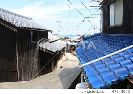 The roof of a private house in Toka, Kagawa prefecture extends towards the sea The roof of a private house in Toka, Kagawa prefecture extends towards the sea 47243090