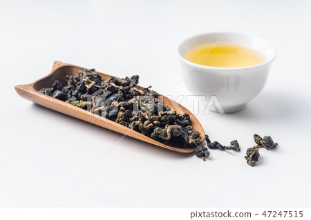fresh taiwan oolong tea and cup fresh taiwan oolong tea and cup 47247515