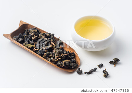 fresh taiwan oolong tea and cup fresh taiwan oolong tea and cup 47247516