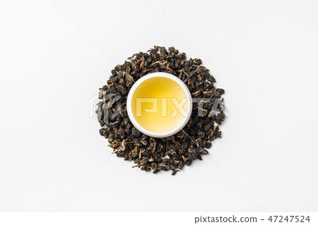 fresh taiwan oolong tea and cup fresh taiwan oolong tea and cup 47247524