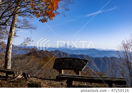 富士山從燕麥谷頂峰開始 富士山從燕麥谷頂峰開始 47250516