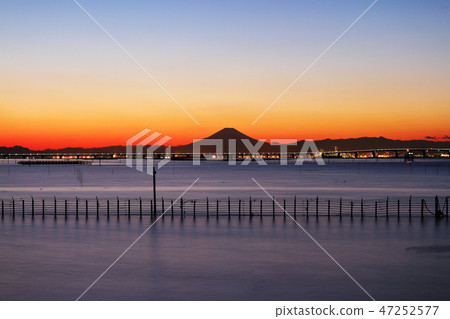 Tokyo bay scenery (Sodegaura city) 47252577