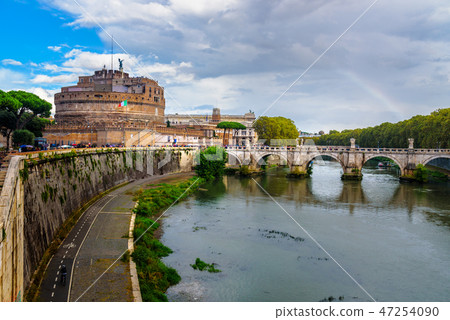 Castel Sant'Angelo and Ponte Sant'Angelo in Rome Castel Sant'Angelo and Ponte Sant'Angelo in Rome 47254090