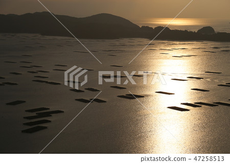 Mysterious oyster raft [Setouchi City, Okayama Prefecture] 47258513