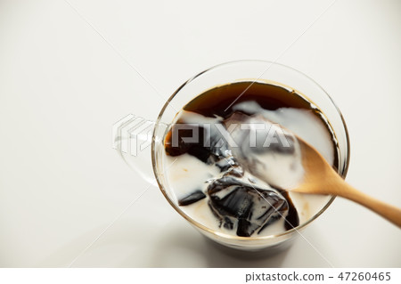 混合奶油和咖啡果凍 混合奶油和咖啡果凍 47260465
