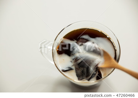 混合奶油和咖啡果凍 混合奶油和咖啡果凍 47260466