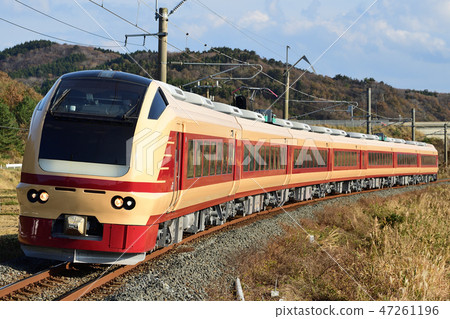 E653系列成為JNR表達的彩色風格畫 47261196