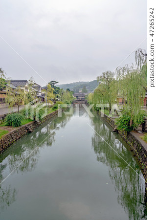 Kurashiki Aichi district of Autumn Rain Side of Kurashiki River Kurashiki Aichi district of Autumn Rain Side of Kurashiki River 47265242