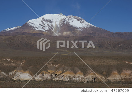 Guallatiri volcano Guallatiri volcano 47267009