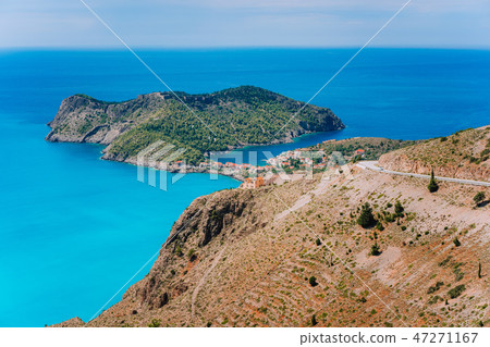 Top view of Assos village located in cute bay on beautiful blue sea coastline, Kefalonia island 47271167