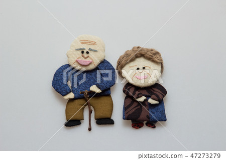 Old couple doll 47273279
