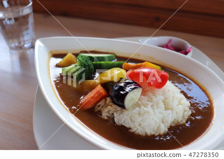 Cafe and curry rice 47278350