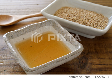 Sesame oil  47278797