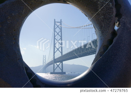 紀念碑和明石海峽大橋1 紀念碑和明石海峽大橋1 47279765