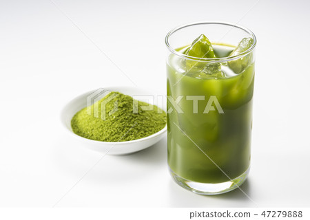 Chilled green juice 47279888