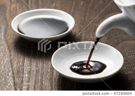 倒醬油 47280004