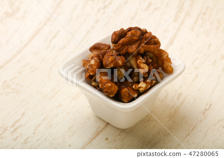 Walnut Walnut 47280065