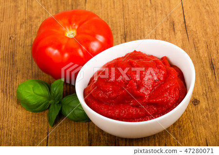 Tomato paste Tomato paste 47280071