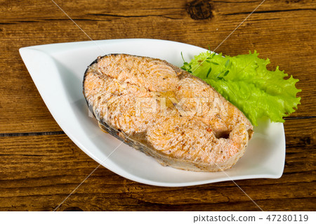 Steamed salmon 47280119