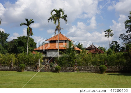 塔曼Ayun寺廟風景在巴厘島 塔曼Ayun寺廟風景在巴厘島 47280403