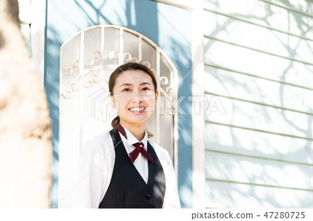Restaurant staff Restaurant staff 47280725