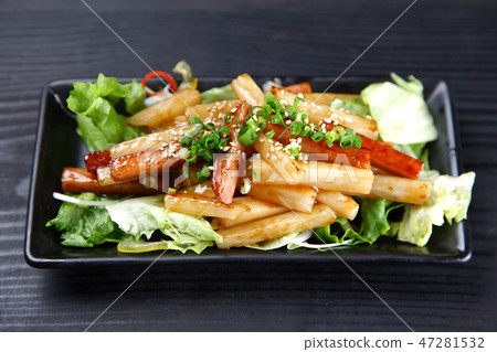 Stir-fry of yam and spum Stir-fry of yam and spum 47281532