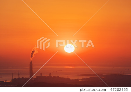 Sunset sun sets in the Seto 47282565