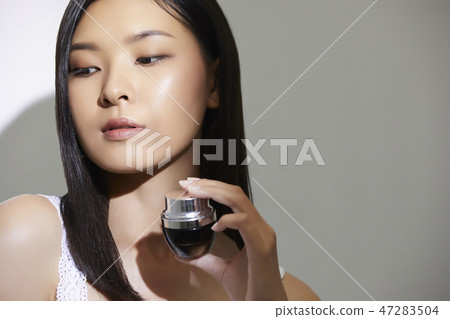Female beauty image 47283504