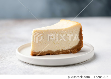 Slice Of Classical New York Cheesecake Slice Of Classical New York Cheesecake 47284006