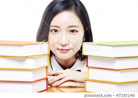 Middle school students, High school students, Students, Education 47285140