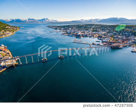 Bridge of city Tromso, Norway Bridge of city Tromso, Norway 47287308