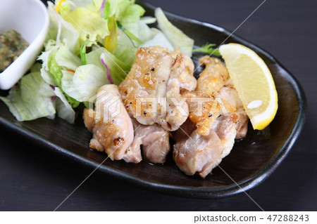 Momofainaki 47288243