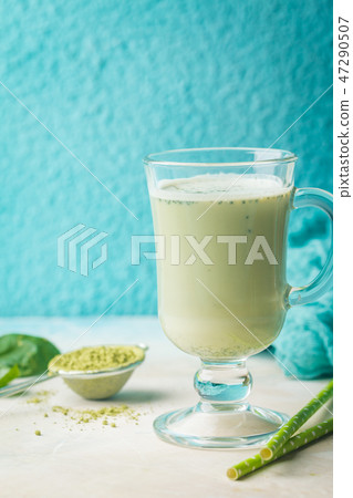 Green tea matcha latte 47290507
