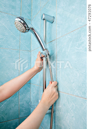 adjusting height holder shower head. adjusting height holder shower head. 47291076
