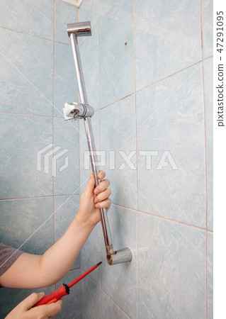 hand remove broken handheld shower rail slider bar hand remove broken handheld shower rail slider bar 47291095