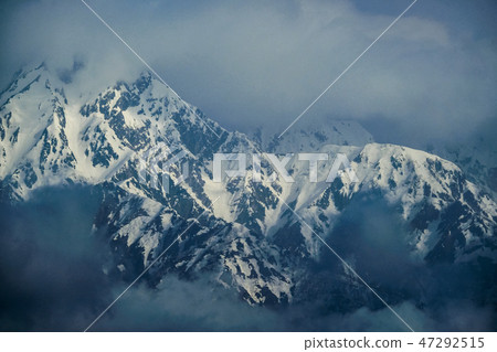 雄偉的北阿爾卑斯山 雄偉的北阿爾卑斯山 47292515