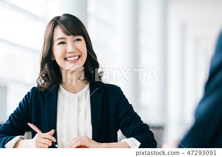 Business scene meeting 47293091