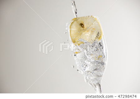 檸檬水用蘇打水 47298474