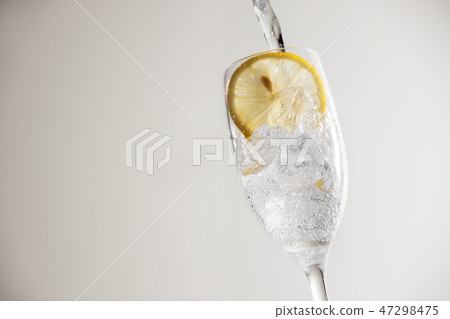 檸檬水用蘇打水 47298475