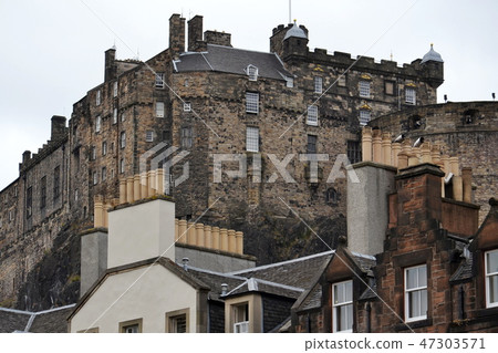 Edinburgh Castle on Castle Rock, Scotland Edinburgh Castle on Castle Rock, Scotland 47303571